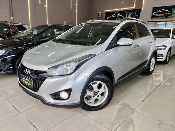 HYUNDAI HB20X 1.6 16V PREMIUM FLEX 4P AUTOMÁTICO HYUNDAI HB20X 1.6 16V PREMIUM FLEX 4P AUTOMÁTICO